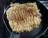 Foto langkah ke 1 dari resep Nasi Goreng Mawut Supermi.