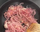 Foto del paso 3 de la receta: Cebolla morada caramelizada sin azúcar a fuego lento