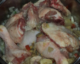 Foto del paso 2 de la receta: Pollo a la cerveza