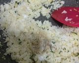 Foto langkah ke 7 dari resep Ayam goreng saos mentega ala resto vs nasi daun jeruk.