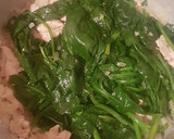 Foto del paso 5 de la receta: Quiche de espinaca y pollo en base de Coliflor y brócoli