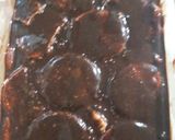 A picture of step 1 of Chocolate biscuit mousse cake.