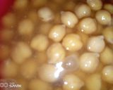 A picture of step 4 of Dahi Phulki Chana Chaat.