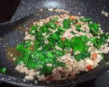 รูปขั้นตอนการทำที่ 3 ของ ตำลึงผัดหมูสับ