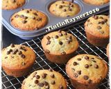 Foto langkah ke 5 dari resep Best Vanilla Chocochips Muffin Ever with Buttermilk.