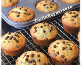 Foto langkah ke 5 dari resep Best Vanilla Chocochips Muffin Ever with Buttermilk.