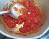 A picture of step 2 of Fried Indomie with Kienyeji eggs.