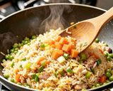 Foto langkah ke 5 dari resep Nasi Goreng Saus Mangga Heinz.