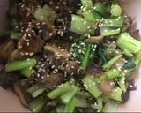 A picture of step 6 of Mushrooms and greens - vegan.