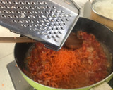 Foto del paso 2 de la receta: Guiso de salchichas con longaniza ahumada