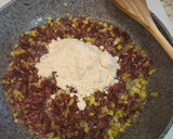 Foto del paso 3 de la receta: Croquetas de cecina y puerros