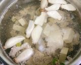 Hình bước làm 3 của món Canh Rong Biển Nấu Thịt Nấm