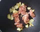 Foto langkah ke 2 dari resep Tumis Ayam Sayur.