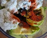 Une image de l'étape 1 de 🌯🥑 Wraps Gourmands au Poulet, guacamole & Fromage Frais à l’Ail.