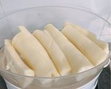 Hình bước làm 5 của món Khoai mì hấp cốt dừa (sắn hấp cốt dừa)