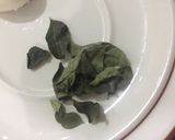 A picture of step 2 of Thai soup.