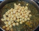 A picture of step 5 of Spinach with Chickpeas.