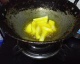 A picture of step 1 of Dhaba style aloo matar ki sabzi.
