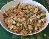Une image de l'étape 14 de Salade de riz au thon, légumes et feta sauce truffée.
