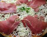 Foto del paso 6 de la receta: Prepizza con lonchas finas de jamón serrano