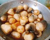 Hình bước làm 2 của món Nấm rơm kho tiêu