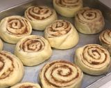Foto langkah ke 9 dari resep Cinnamon Roll with Cream Cheese Frosting.