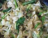 Foto langkah ke 4 dari resep Kwetiau goreng sederhana.