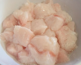 Foto del paso 1 de la receta: Arroz meloso con rape, ajetes y alcachofas