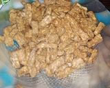 Foto langkah ke 2 dari resep Krengseng kecap usus ayam tempe.