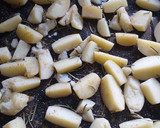 Foto del paso 4 de la receta: Filete al perejil con papas rústicas