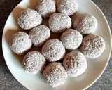 Túrós kókusz golyó recept fázis 4 fotója