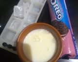 A picture of step 1 of Oreo milkshake.