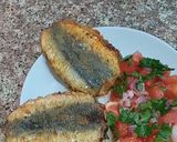 Une image de l'étape 6 de Sardines farcies à l'ail et l'oignon accompagné d'une salade tomate.