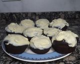 Foto del paso 5 de la receta: Muffins de cacao amargo rellenos de mermelada y chocolate blanco