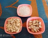 ડ્રાયફ્રુટ ચીકી (Dryfruit Chikki Recipe In Gujarati) રેસીપી સ્ટેપ1ફોટો