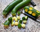 Une image de l'étape 1 de 🥒SOUPE 🥣 COURGETTES 🥒KIRI JUST FOR KIDS👶🍵🥄.