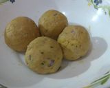 A picture of step 6 of Missi Roti.