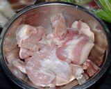 รูปขั้นตอนการทำที่ 1 ของ สามชั้น-คอหมู หมักพริกป่นย่าง