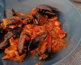 Foto del paso 8 de la receta: Chipirones con sepia y mejillones en sofrito de verduras