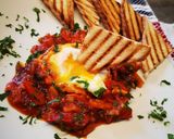Pas rețetă Shakshuka sau ouă poșate în sos de roșii 3 fotografie
