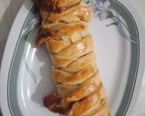 A picture of step 4 of Mango braided strudel.