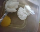 A picture of step 3 of Pizza cheese with egg.