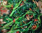 Foto langkah ke 4 dari resep Kangkung Teri Belacan Mommylicious.