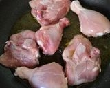 Foto del paso 1 de la receta Muslos de pollo con verduras y aceitunas