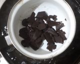 Foto langkah ke 3 dari resep #310.Frozen Chocolate-Dipped Peanut Banana Bites (3 items Only).
