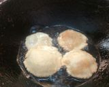 A picture of step 1 of Rava puri chat.