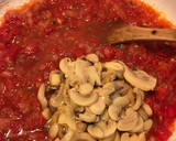 Foto del paso 5 de la receta: Salsa para pastas con champiñones y atún