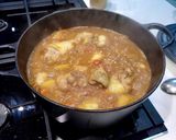 Foto del paso 6 de la receta Muslitos de pollo rustidos con vino dulce y pasas