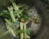 A picture of step 2 of Thai Green Curry.