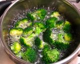 A picture of step 1 of Broccoli with Egg sauce.